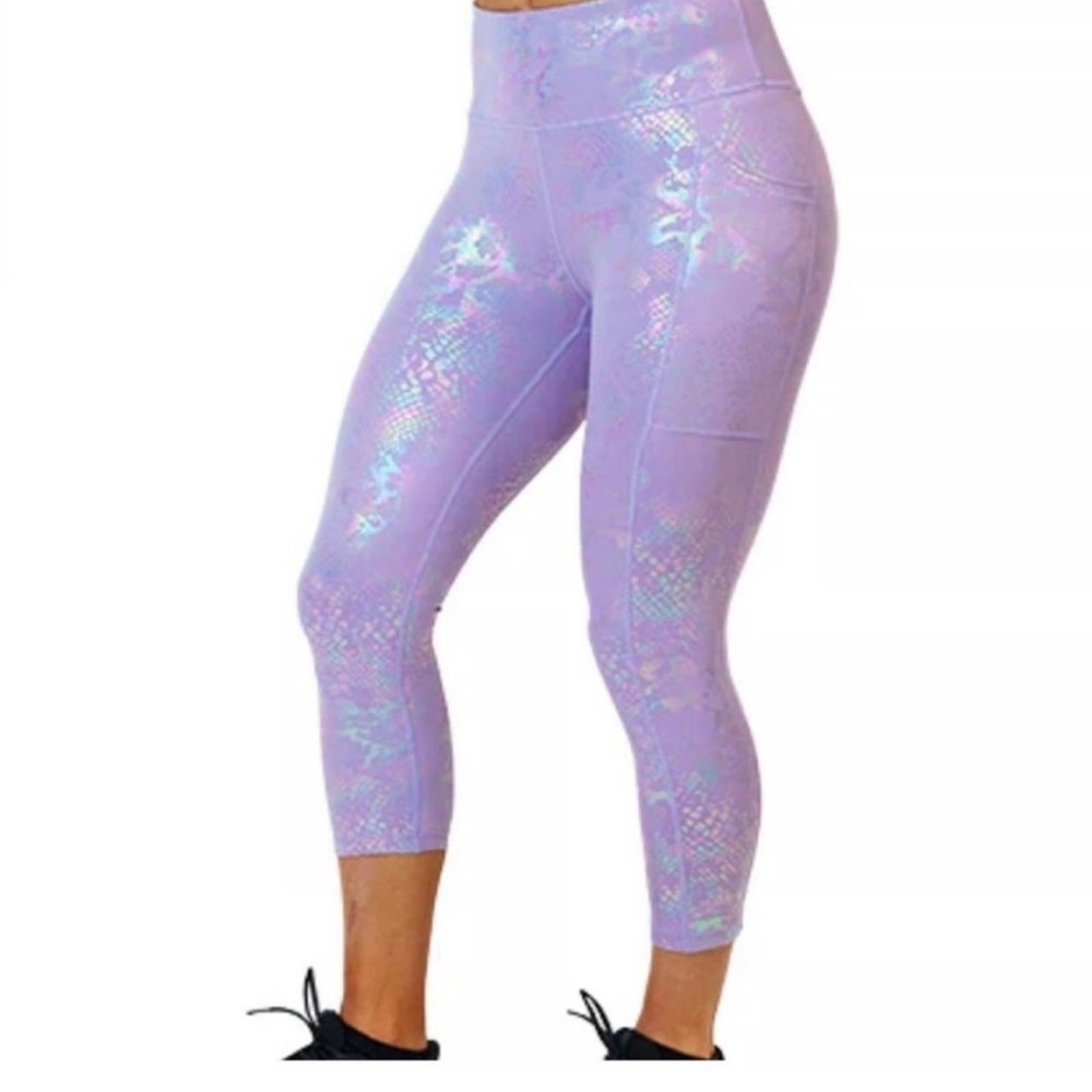 Constantly Varied Gear CVG Glisten Here Purple Lavender Capri Leggings Sz Large